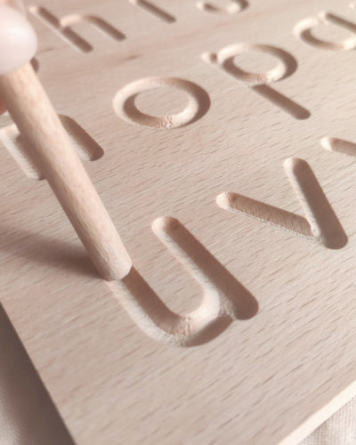 Tablette d'écriture pour enfant | Jeu Montessori en bois | Apprendre à Ecrire en script - JouetApprends
