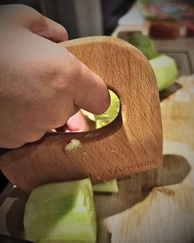 Couteau en bois pour cuisiner avec bébés et enfants - Ustensile cuisine Montessori - JouetApprends